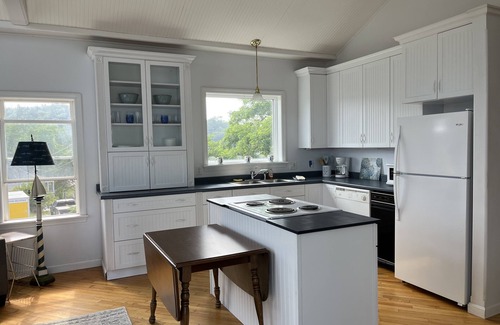 Phippsburg House | Spinneys Guesthouse & Beach Cottages