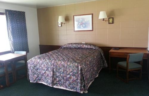 Baraboo Hotel | Spinning Wheel Motel