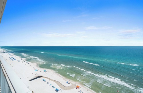 West Panama City Beach Condo | Splash Beach Resort by Book That Condo