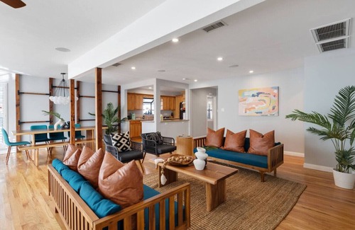 South of Conant House | Splash Haven|Heated Pool|Huge Living Area|Games