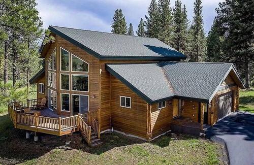 New Meadows House | Splendid and Comfortable Retreat in Meadows Valley. Views of Brundage Mountain.