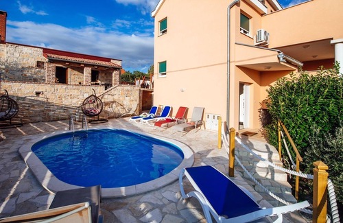 Maslenica House | Splendid Holiday Home in Jasenice