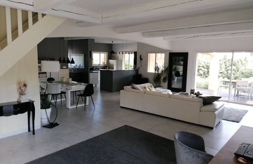 Rochefort-du-Gard Villa | splendid Villa of 250 M2 With Private Pool/Tennis site: www. mas-jasmine. com