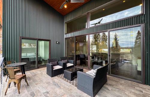 Coeur d'Alene House | Spokane River Retreat