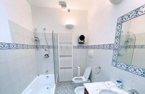 Strettura House | Spoleto Splash Casa Vicolo, a fabulous country cottage sleeps 4/5/wifi/aircon