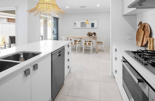 South West Rocks House | Spoondrift - 5 Mins Walk to Beach