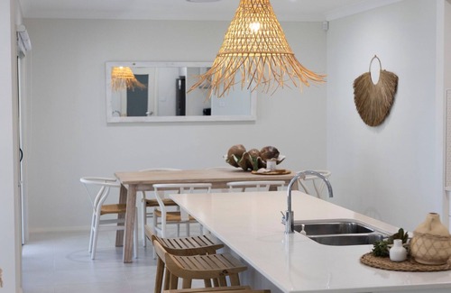 South West Rocks House | Spoondrift - 5 Mins Walk to Beach