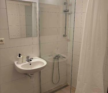 Golcuv Jenikov House | Sport centrum na hřišti