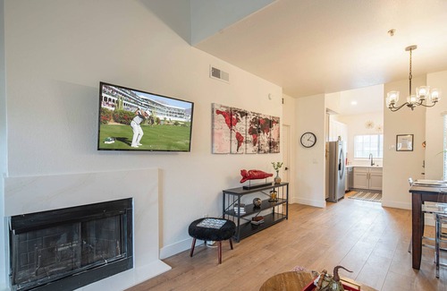 North Scottsdale Apartment | Sport Court Game Room King Bed 2 Self-Check in