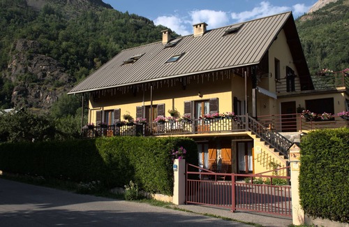 Vallouise-Pelvoux Apartment | Sports stay in the heart of the Écrins - Escapadelia