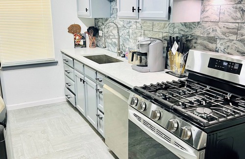 South Arlington House | Sports Themed 3-Bedroom Home in Arlington near AT & T Stadium & Other Sports