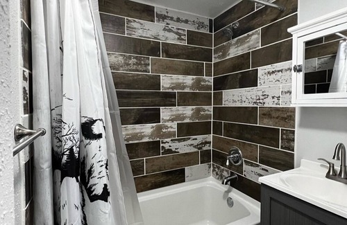 Ortonville House | Sportsman's Country Lodge: The Roost