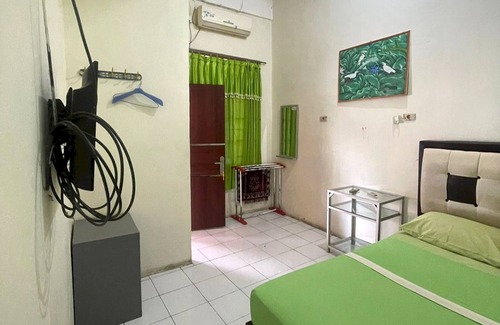 Pekanbaru Hotel | SPOT ON 93270 Handisa Homestay SyariahNearKedai Kopi Atien