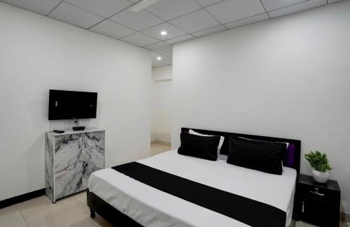 Noida Hotel | SPOT ON Hotel Blu Moon
