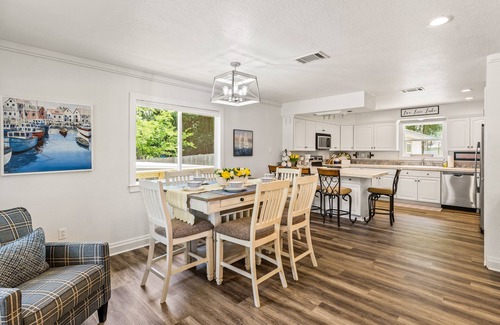 Carolyn Estates House | Spotless 2-Bedroom Cottage, Highly Recommended