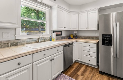 Carolyn Estates House | Spotless 2-Bedroom Cottage, Highly Recommended