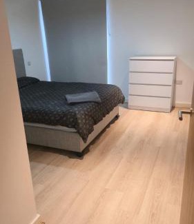 Canning Town Apartment | SPOTLESs APARTmENT