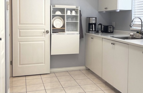 Blueridge House | Spotless Guest Suite & Breakfast, McCartney Park, North Vancouver, DeepCove area