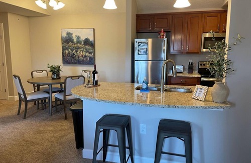 Westerville Apartment | Spotless Monthly 2BR | Top Floor + Pool + Parking