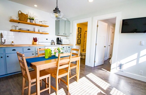 Moscow Cottage | Spotswood Cottage- Near to downtown and UofI