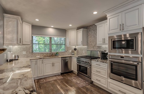 Melbourne House | Sprawling 5bd/3ba Pool Spa Chef Kitchen Dntn Melb