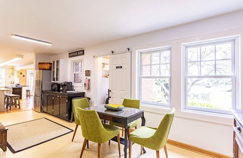 Wanchese House | Sprawling Waterfront Estate on The Outer Banks of North Carolina. Sleeps 12n