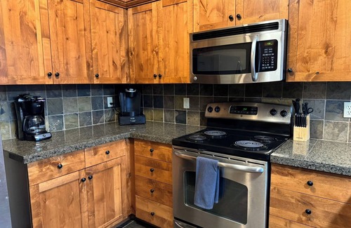 Kellogg Condo | ❄️🚵 Spread out in a Deluxe Suite🏄♂️🥾 en suite listed