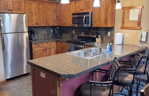 Kellogg Condo | ❄️🚵 Spread out in a Deluxe Suite🏄♂️🥾 en suite listed