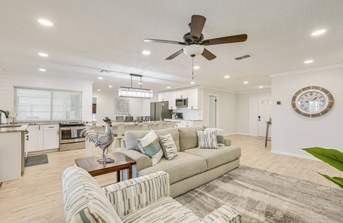 Spring Hill House | Spring Hill Home w/Pool, BBQ Grill & Outdoor TV!