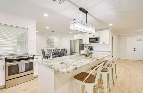 Spring Hill House | Spring Hill Home w/Pool, BBQ Grill & Outdoor TV!
