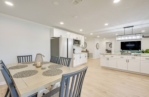 Spring Hill House | Spring Hill Home w/Pool, BBQ Grill & Outdoor TV!
