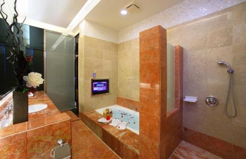 South District Hotel | Spring Hotel