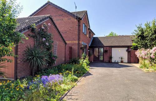 Worcester House | Spring Meadow