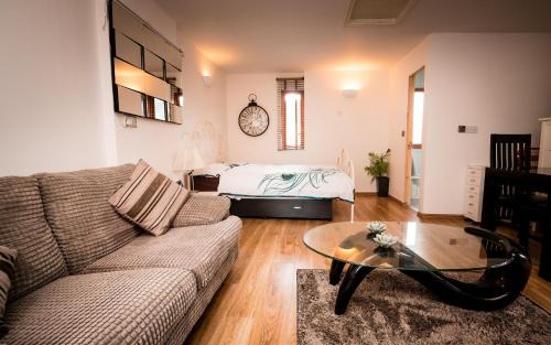 Worcester House | Spring Meadow