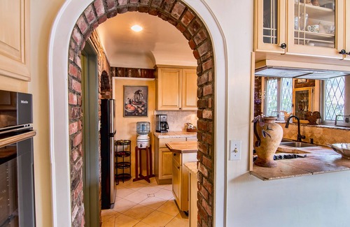Beverly Grove House | SPRING SALE! Low rates for spring dates! Private Oasis in Middle of LA Action