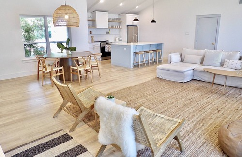 Kemp House | Spring Special! Get 15% Off for Stays 3 Nights or Longer Until April 30th!