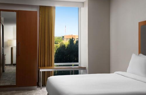 Downtown Indianapolis Hotel | SpringHill Suites Indianapolis Downtown