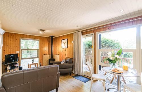 Summerbridge Resort | Springwood Lodges