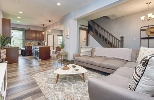 Squirrel Hill South House | Sq. Hill π‘ Frick Park π΅ββοΈ Parking π King Bed