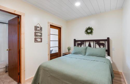 Holderness House | Squam waterfront 2 bed 2 bath (Suite 9)
