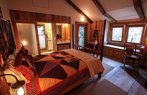 Cambria Bed & Breakfast | Squibb Houses
