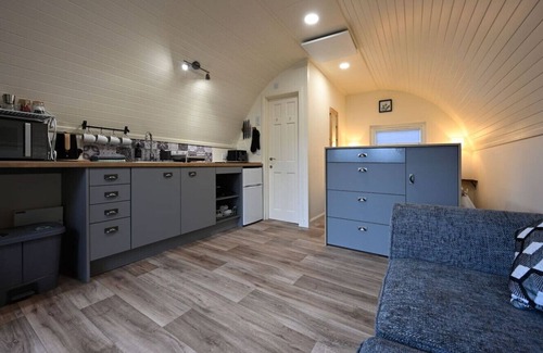 Roybridge Cabin | Squirrel Lodge near Roy Bridge