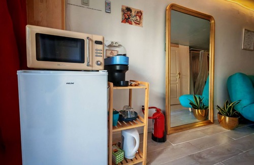 Gagny Bed & Breakfast | Srudio Cosy Independent between Paris and Disneyland. Budget