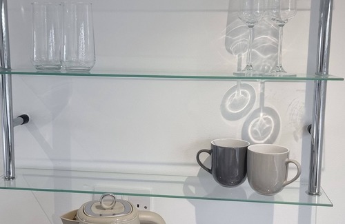 London Colney Apartment | St Albans Stylish Ensuite Studio With Kitchenette, Serviced apartments.