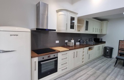 London Colney Apartment | St Albans Stylish Suite With Kitchenette