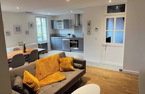 Gramat House | St Hélène maison de ville