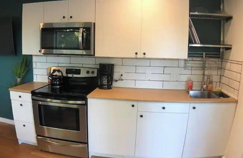 St. Johns Apartment | St. John’s/cathedral park getaway