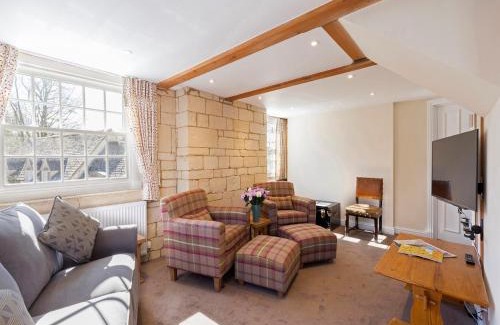 Winchcombe Apartment | St Kenelm