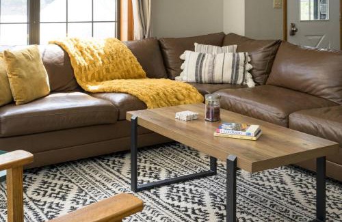 Saint Mary's House | St Marys Glacier Retreat A Cozy Lakeside Escape