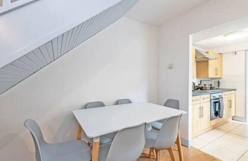 Preston House | St Pauls Square - 4 Bed- Preston